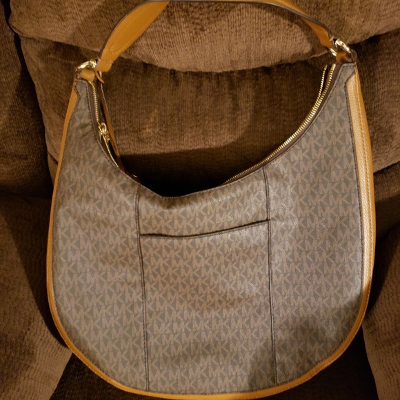 MICHAEL Michael Kors Lydia Hobo - Picture 2 of 4